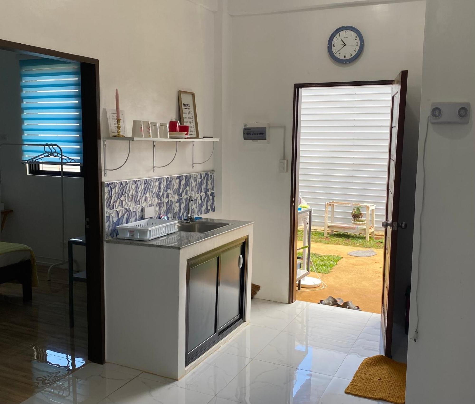 Concetta Tourist Inn Manolo Fortich Екстериор снимка